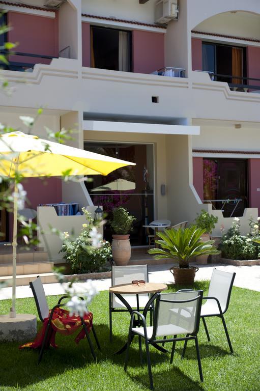 Nikolas Suites คาโตดารัตโซ ภายนอก รูปภาพ