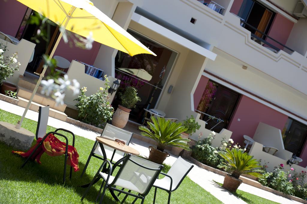 Nikolas Suites คาโตดารัตโซ ภายนอก รูปภาพ